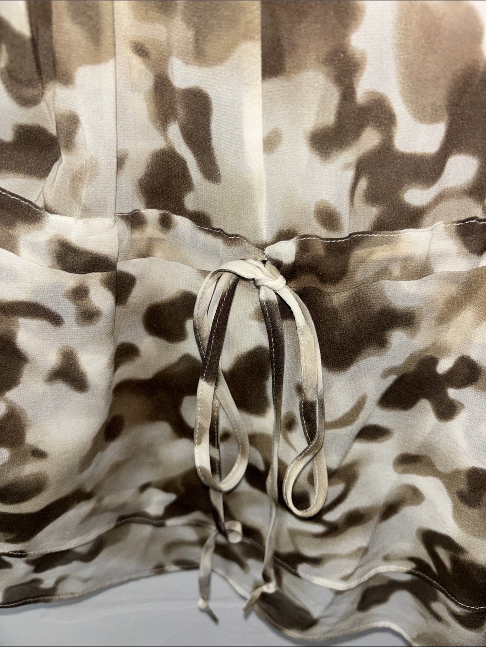 Alice + Olivia Silk Long Sleeve Blouse Tan Brown Print Ties Classy - Picture 4 of 5